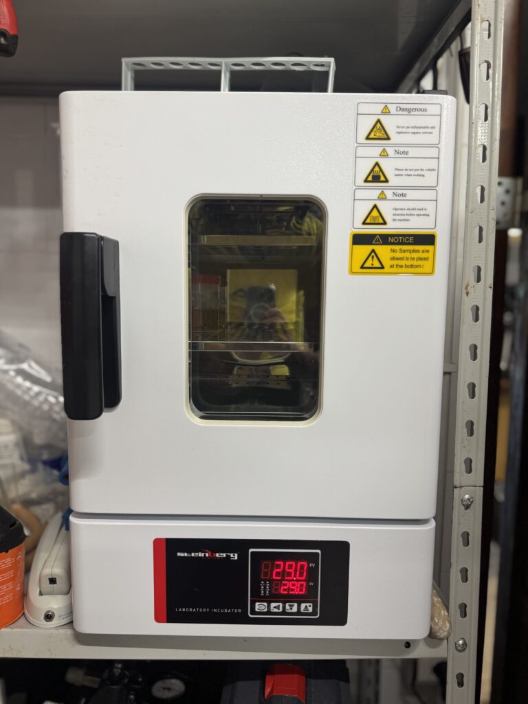 Incubatore Microbiologia